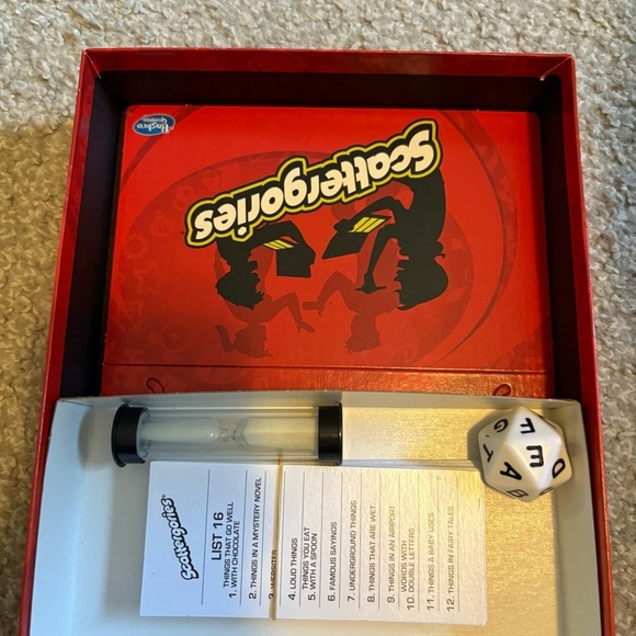 Scattergories Game - Red Box - Picture 4 of 4